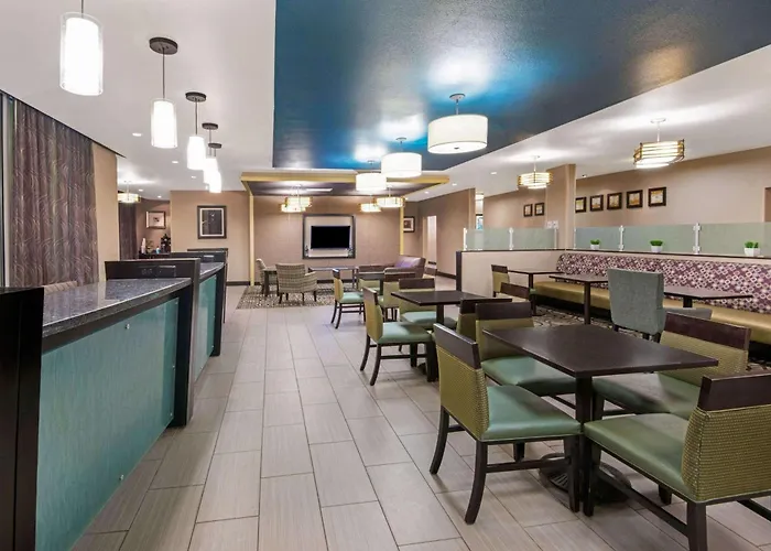 La Quinta Inn & Suites By Wyndham Durant