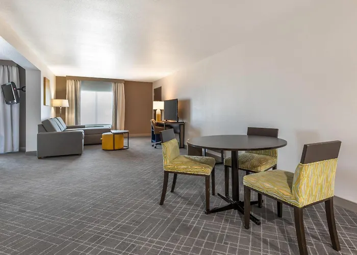 Comfort Inn & Suites Frisco East - Mckinney
